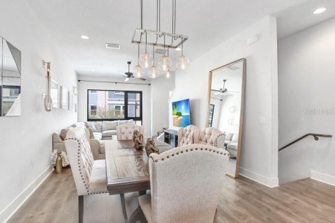 Townhouse in Tampa, Florida 2 bedrooms, 139.82 sq.m. № 1906194 - photo 10