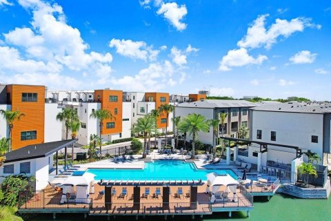 Townhouse in Tampa, Florida 2 bedrooms, 139.82 sq.m. № 1906194 - photo 22