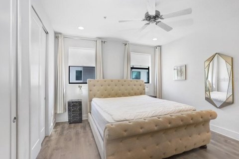 Townhouse in Tampa, Florida 2 bedrooms, 139.82 sq.m. № 1906194 - photo 14