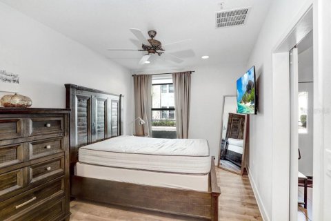 Townhouse in Tampa, Florida 2 bedrooms, 139.82 sq.m. № 1906194 - photo 4