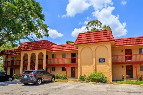 Condo in Orlando, Florida, 2 bedrooms  № 1894029 - photo 1
