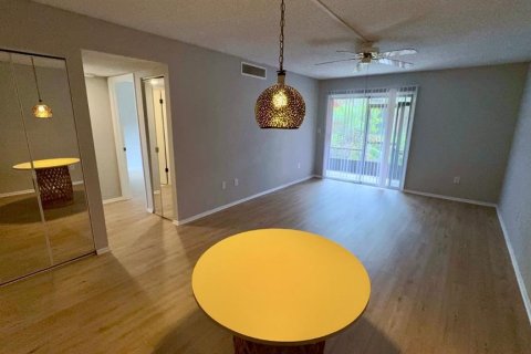 Condo in Orlando, Florida, 2 bedrooms  № 1894029 - photo 10