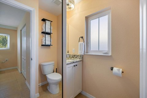 House in Venice, Florida 2 bedrooms, 120.77 sq.m. № 2393640 - photo 13