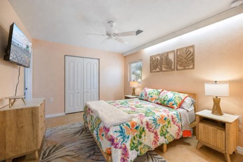 House in Venice, Florida 2 bedrooms, 120.77 sq.m. № 2393640 - photo 10