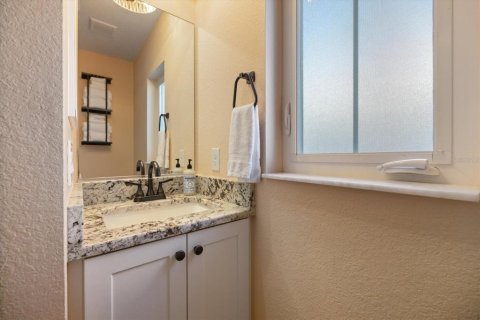 House in Venice, Florida 2 bedrooms, 120.77 sq.m. № 2393640 - photo 14