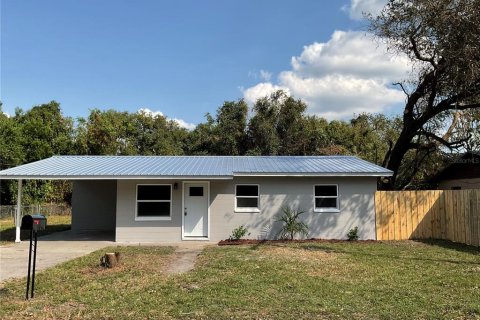 House in Dade City, Florida 3 bedrooms, 72.84 sq.m. № 1801347 - photo 1