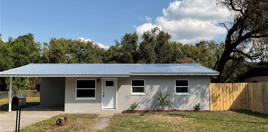 House in Dade City, Florida 3 bedrooms, 72.84 sq.m. № 1801347