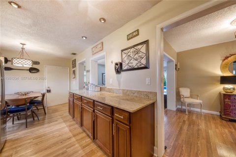 Купить виллу или дом в Пемброк-Пайнс, Флорида 4 спальни, 160.44м2, № 2006501 - фото 9