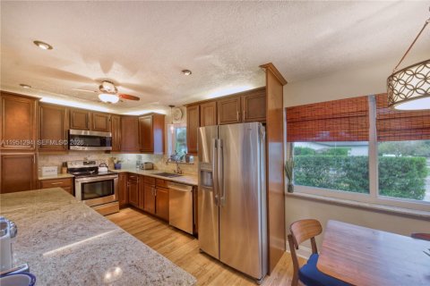 Купить виллу или дом в Пемброк-Пайнс, Флорида 4 спальни, 160.44м2, № 2006501 - фото 7