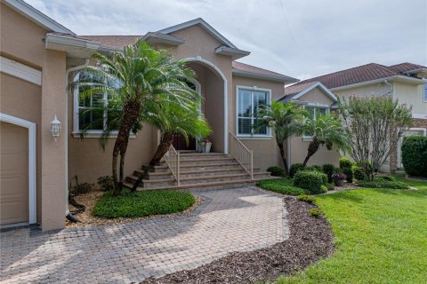 House in Homosassa, Florida 3 bedrooms, 304.81 sq.m. № 1912065 - photo 3