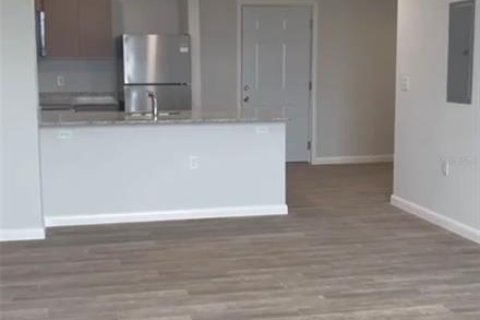 Condominio en alquiler en Orlando, Florida, 2 dormitorios, 102.19 m2 № 1810448 - foto 1