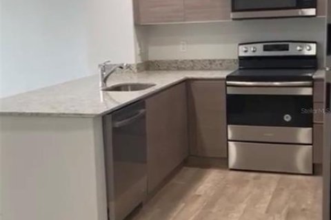 Condominio en alquiler en Orlando, Florida, 2 dormitorios, 102.19 m2 № 1810448 - foto 3