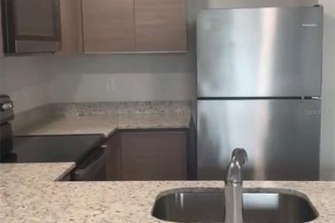 Condominio en alquiler en Orlando, Florida, 2 dormitorios, 102.19 m2 № 1810448 - foto 4