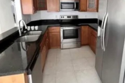 Townhouse in Pembroke Pines, Florida 3 bedrooms, 136.38 sq.m. № 1215951 - photo 1