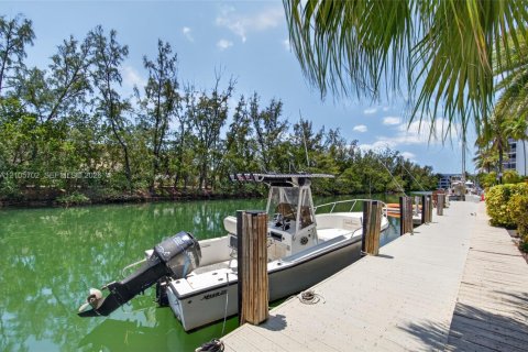 Touwnhouse à vendre à North Miami Beach, Floride: 3 chambres, 179.86 m2 № 2424643 - photo 29