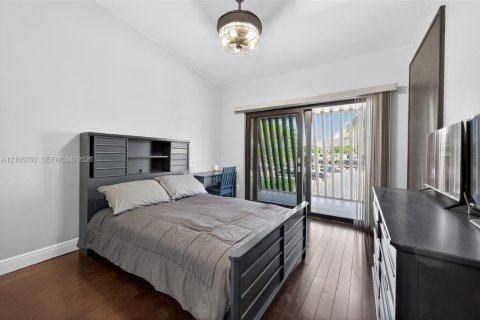 Touwnhouse à vendre à North Miami Beach, Floride: 3 chambres, 179.86 m2 № 2424643 - photo 24