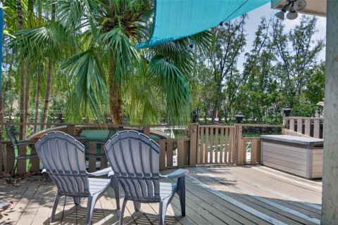 Touwnhouse à vendre à North Miami Beach, Floride: 3 chambres, 179.86 m2 № 2424643 - photo 28