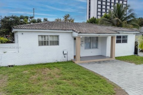 Villa ou maison à vendre à North Miami Beach, Floride: 3 chambres, 113.34 m2 № 1971399 - photo 4