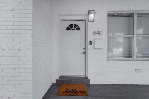 Villa ou maison à vendre à North Miami Beach, Floride: 3 chambres, 113.34 m2 № 1971399 - photo 8