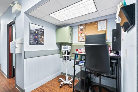 Propiedad comercial en alquiler en Lady Lake, Florida, 304.16 m2 № 1767472 - foto 29