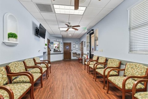 Propiedad comercial en alquiler en Lady Lake, Florida, 304.16 m2 № 1767472 - foto 26