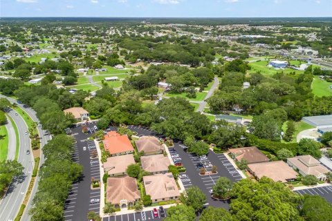 Propiedad comercial en alquiler en Lady Lake, Florida, 304.16 m2 № 1767472 - foto 5