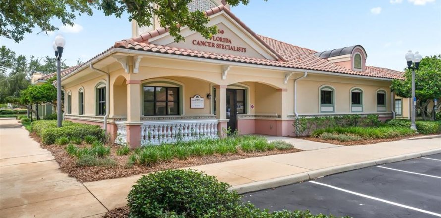 Propiedad comercial en Lady Lake, Florida 304.16 m2 № 1767472