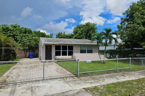 House in Hollywood, Florida 2 bedrooms, 76.64 sq.m. № 2380115 - photo 22