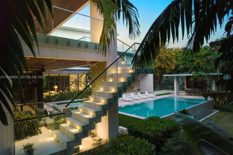 Villa ou maison à vendre à Miami, Floride: 7 chambres, 920.57 m2 № 2001291 - photo 30