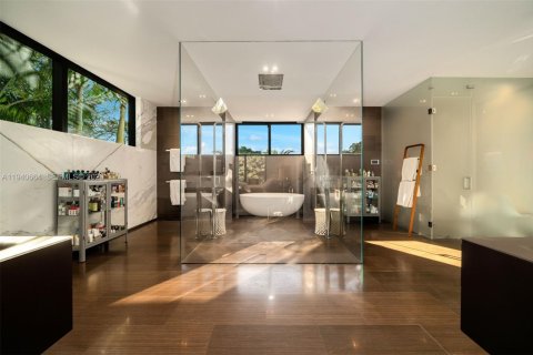 Villa ou maison à vendre à Miami, Floride: 7 chambres, 920.57 m2 № 2001291 - photo 15