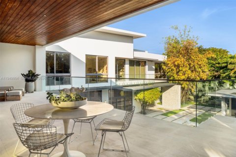 Villa ou maison à vendre à Miami, Floride: 7 chambres, 920.57 m2 № 2001291 - photo 19