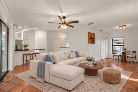 Villa ou maison à vendre à Orlando, Floride: 4 chambres, 196.58 m2 № 2430971 - photo 6