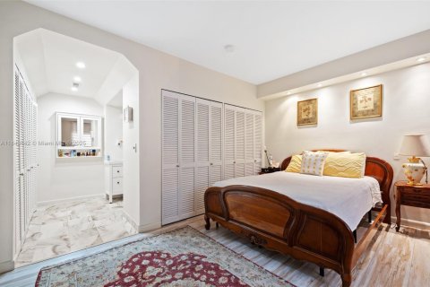 Condominio en venta en Bal Harbour, Florida, 2 dormitorios, 121.61 m2 № 1839102 - foto 16