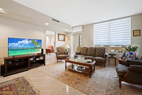 Condominio en venta en Bal Harbour, Florida, 2 dormitorios, 121.61 m2 № 1839102 - foto 7