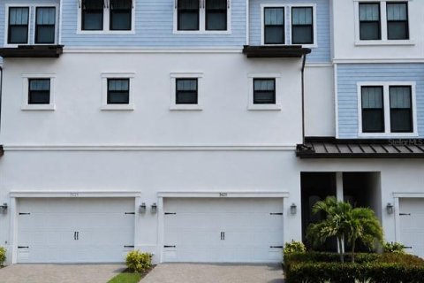 Adosado en venta en Ruskin, Florida, 4 dormitorios, 277.22 m2 № 2289579 - foto 2