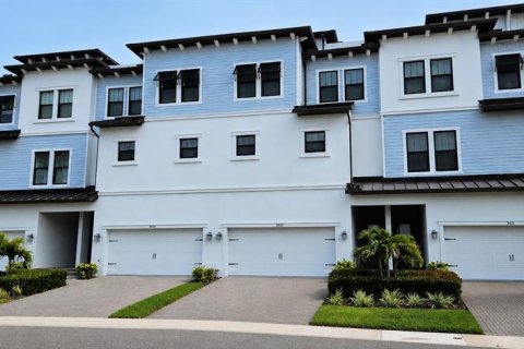 Townhouse in Ruskin, Florida 4 bedrooms, 277.22 sq.m. № 2289579