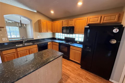 House in Orlando, Florida 3 bedrooms, 148.64 sq.m. № 2227740 - photo 4
