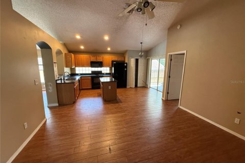 House in Orlando, Florida 3 bedrooms, 148.64 sq.m. № 2227740 - photo 9