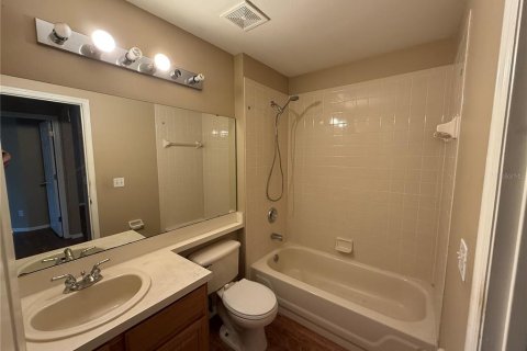 House in Orlando, Florida 3 bedrooms, 148.64 sq.m. № 2227740 - photo 14