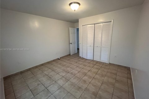 Villa ou maison à louer à Miami, Floride: 3 chambres, 157.93 m2 № 2035973 - photo 16
