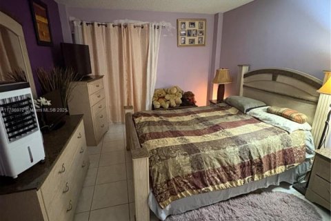 Condominio en alquiler en Lauderhill, Florida, 2 dormitorios, 90.3 m2 № 1959052 - foto 4