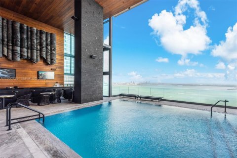 Condominio en venta en Miami, Florida, 1 dormitorio, 73.3 m2 № 2056168 - foto 27