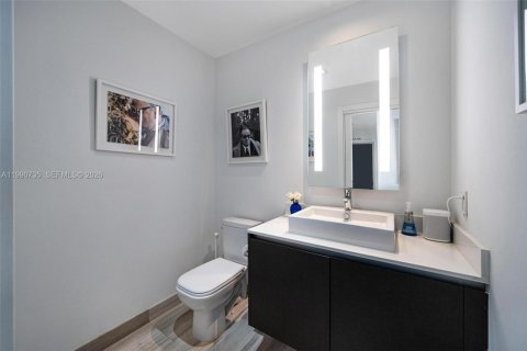 Condominio en venta en Miami, Florida, 1 dormitorio, 73.3 m2 № 2056168 - foto 20