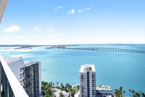 Condominio en Miami, Florida, 1 dormitorio  № 2056168