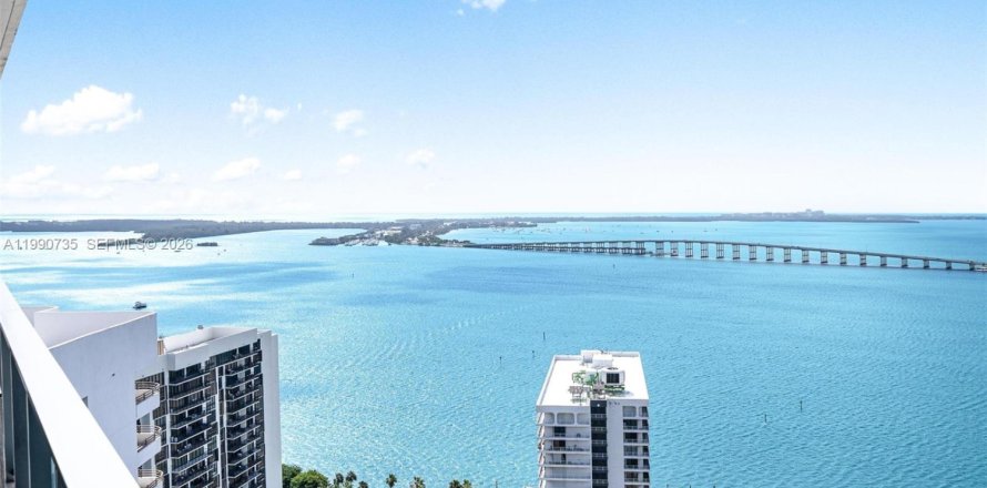 Condominio en Miami, Florida, 1 dormitorio  № 2056168