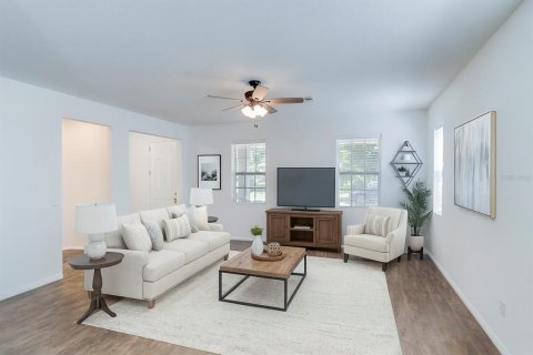 House in Winter Garden, Florida 3 bedrooms, 206.06 sq.m. № 1912963 - photo 4