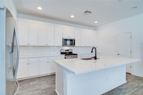 House in Winter Garden, Florida 3 bedrooms, 206.06 sq.m. № 1912963 - photo 9