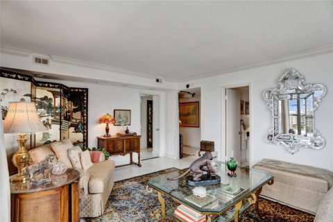 Condo in Miami, Florida, 3 bedrooms  № 1332895 - photo 9