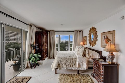 Condo in Miami, Florida, 3 bedrooms  № 1332895 - photo 16