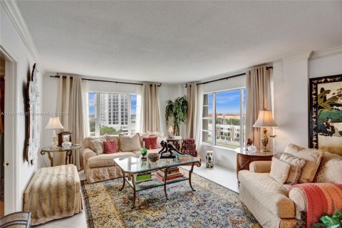 Condo in Miami, Florida, 3 bedrooms  № 1332895 - photo 17